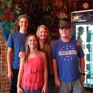 Meet your Posher, Sandy